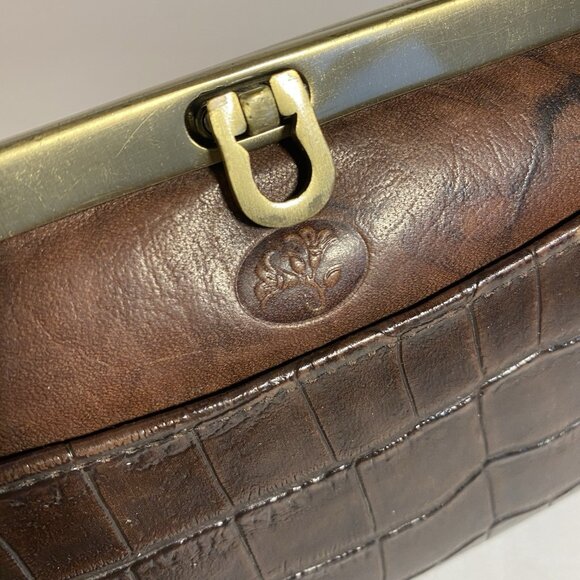 Buxton Woman's Coin Wallet Embossed Floral Detail Leather Brown 7.5” X 4” - Picture 1 of 7